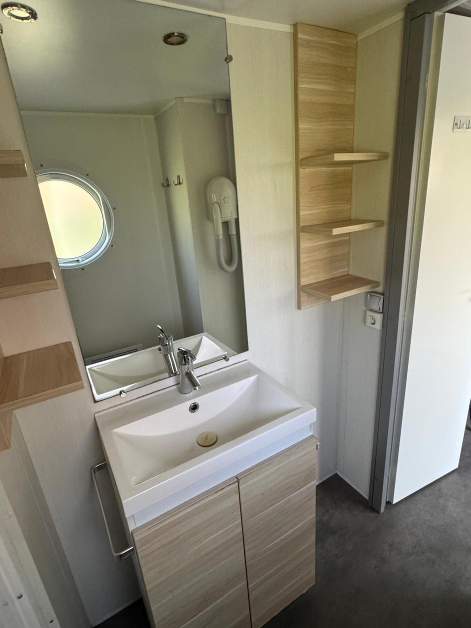 Ruime 5-Persoons Chalet Aan Het Bergumermeer Suameer Exteriér fotografie